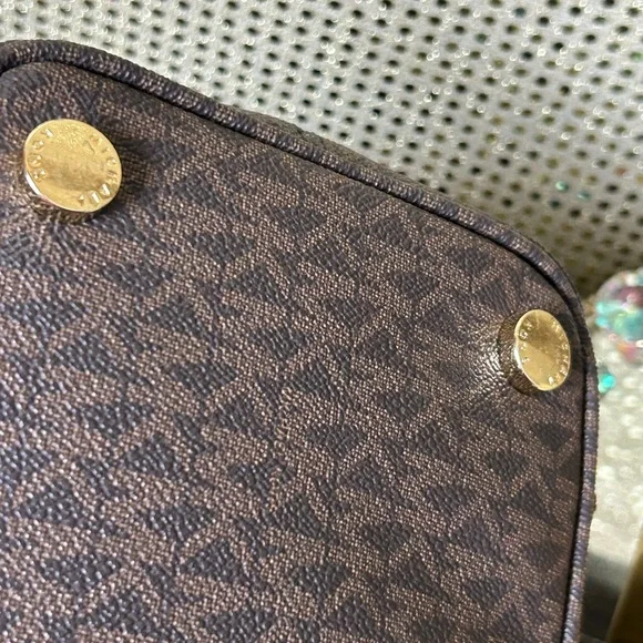 Michael Kors Jersey Signature Dark Brown and Tan Tote Approx. 16 x 11 x 6 - Picture 5 of 17